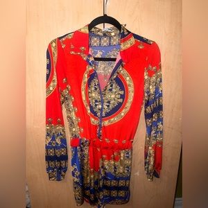 Short romper with design